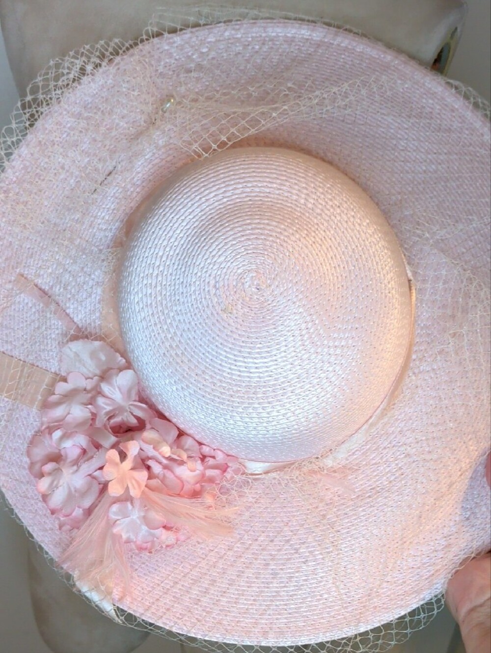 Vintage Pink Wide-Brim Picture Hat with Veil and Floral Trim Pastel Wedding - Picture 7 of 9